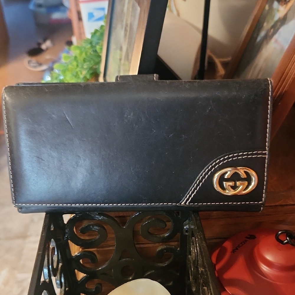 Gucci Black Lambskin Leather Wallet with Gold Emblem